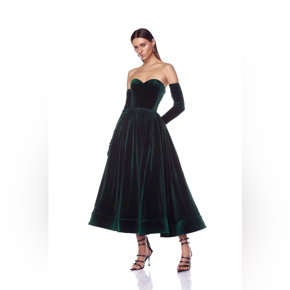 NWOT BRONX AND BANCO Inara Emerald Velvet Midi Dress ,Elegant Green Velvet Dress - Picture 7 of 15
